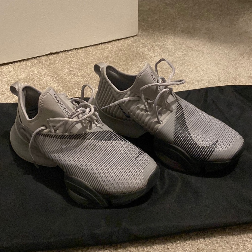 Men Nike Superrep Sneakers!
